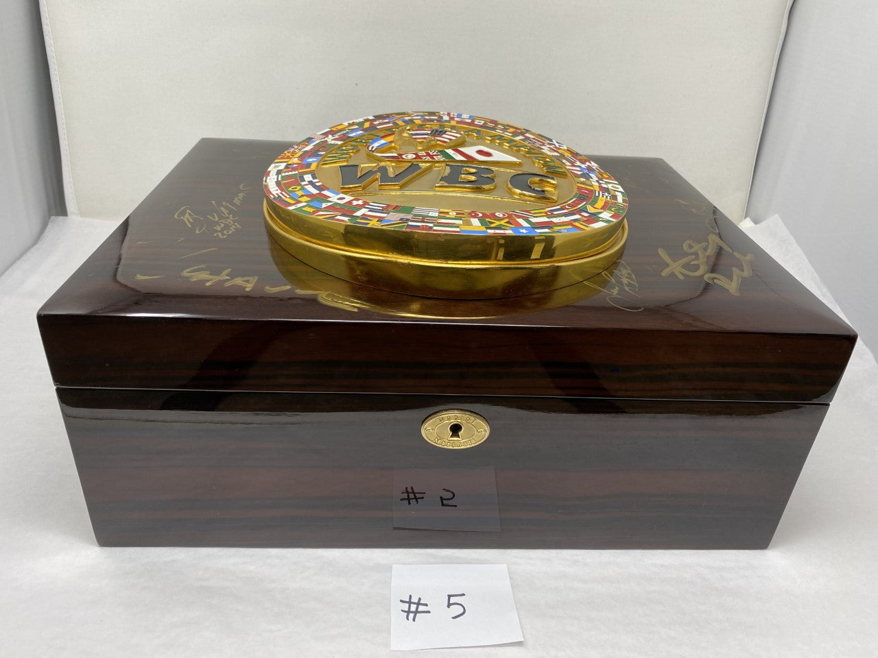 Original Champion Belt WBA Humidor by Daniel Marshall - 165 cigars